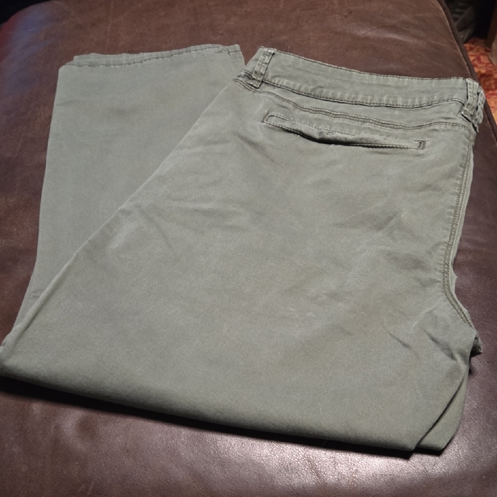 a.n.a Men's Olive Chinos